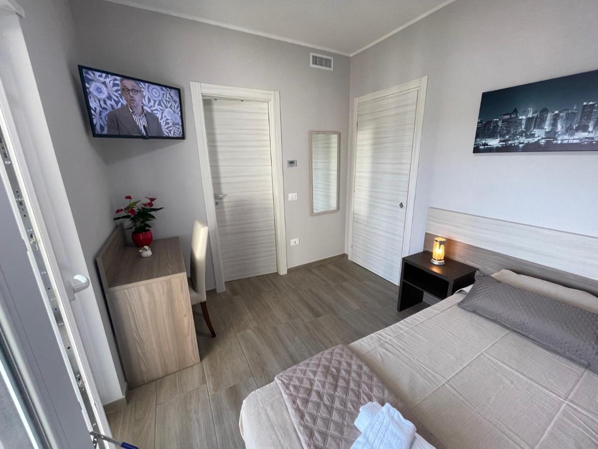 Mini B&B - Enrico Fermi Rende Eksteriør billede